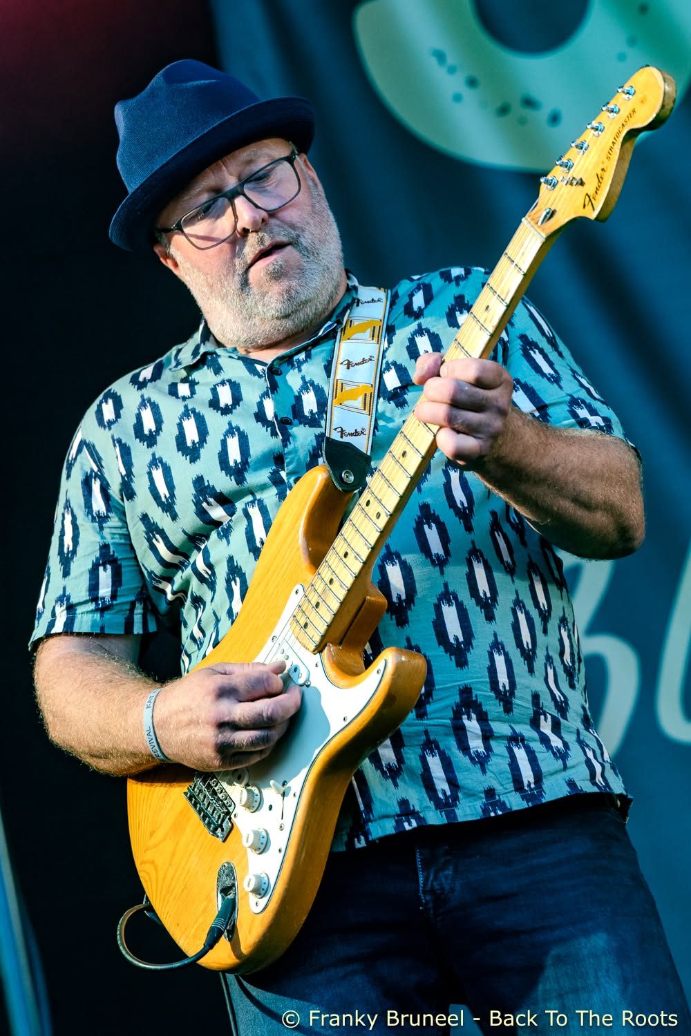 Hein Meijer op zijn Fender